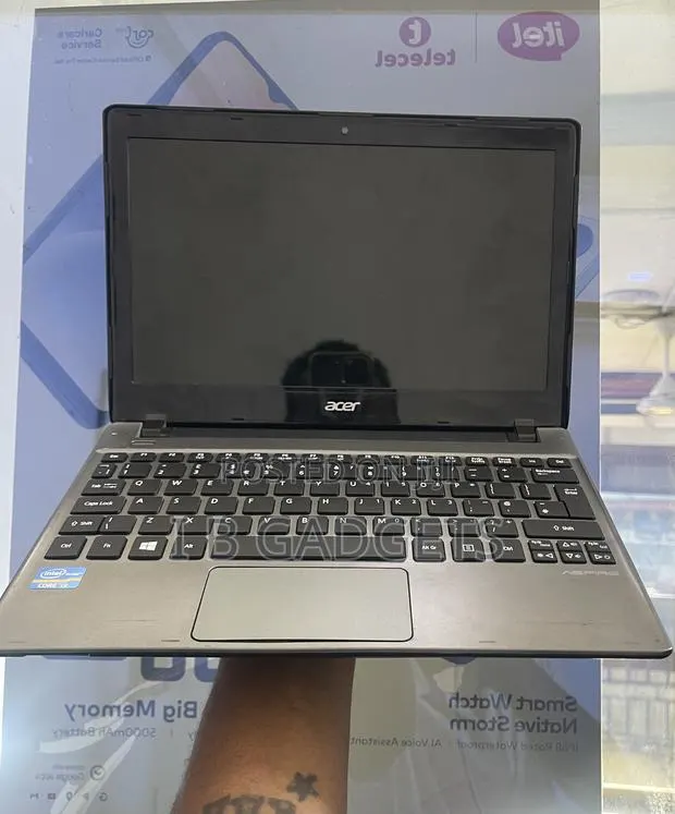 Laptop Acer Aspire V5-171 6GB Intel Core i3 HDD+SSD 500GB · Photo 1