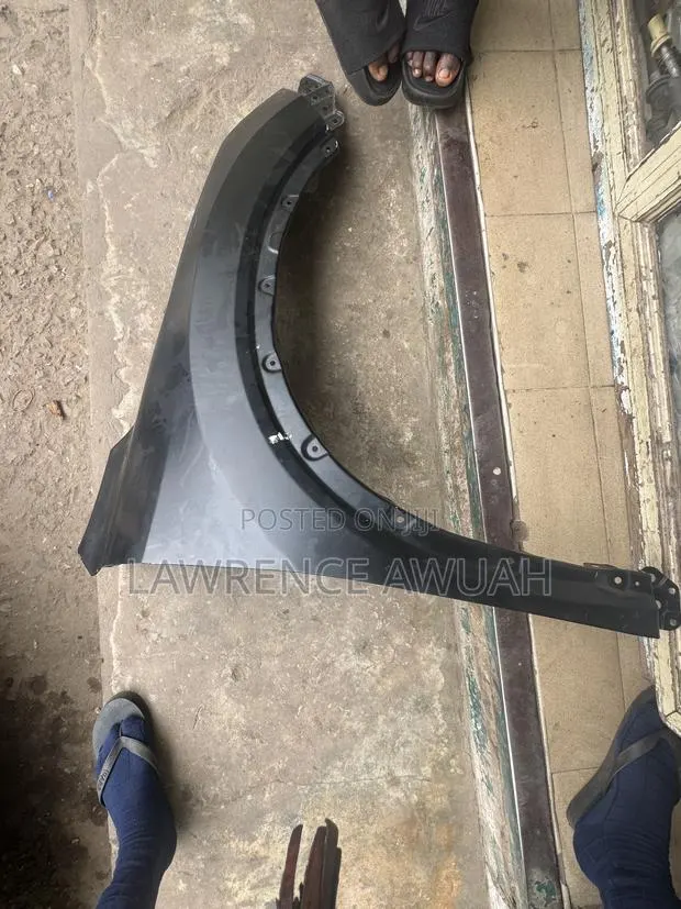 Lexus RX350 Right Fender · Photo 1