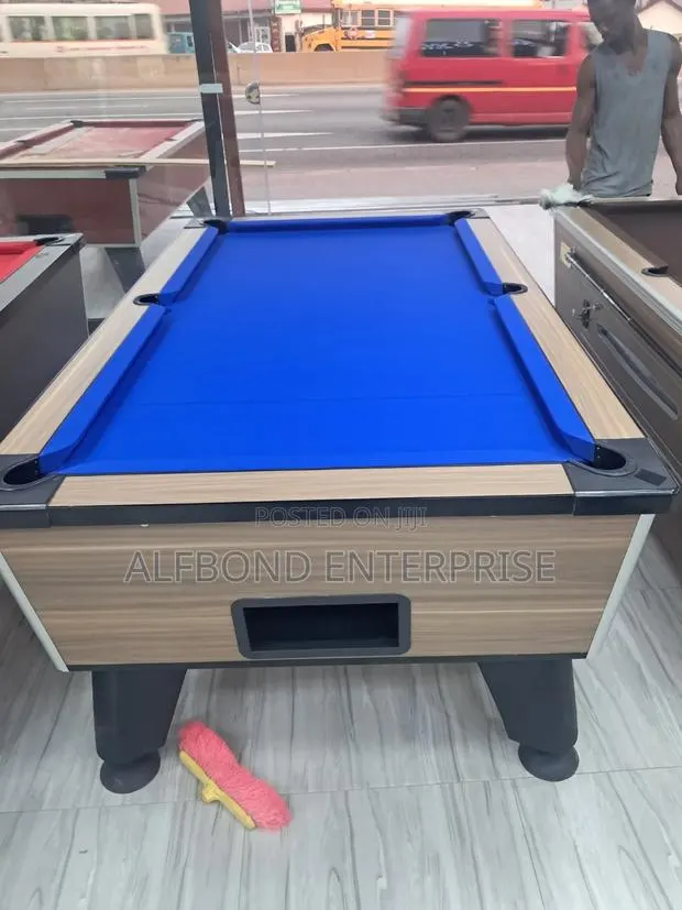 Snooker Pro Standard Pool Table - Coin Operated · Photo 4