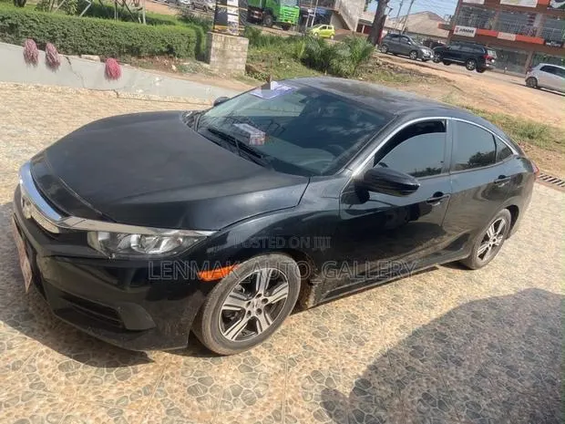 Honda Civic 2016 White · Photo 1