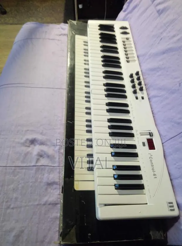 Studio Keyboard Miditech I2 Control 61 · Photo 1
