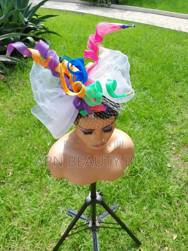 Crin Fascinator · Photo 2
