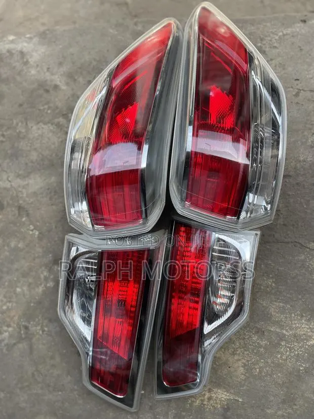 Toyota Highlander 2014-2016 Taillight Set · Photo 1