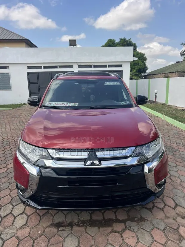 Mitsubishi Outlander 2018 Burgundy · Photo 1