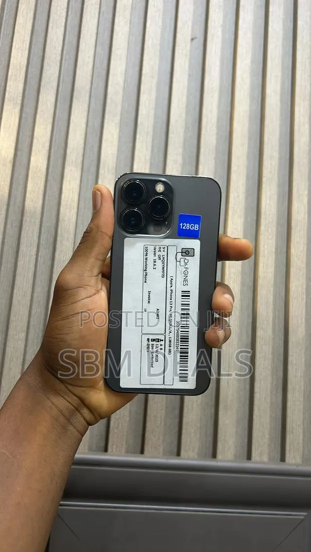 Apple iPhone 13 Pro 128 GB Black · Photo 1