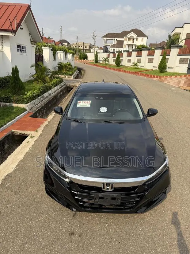 Honda Accord Touring 2.0T 2020 Black · Photo 1