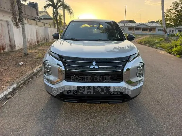 Mitsubishi Outlander SE Black Edition 2023 Gray · Photo 1