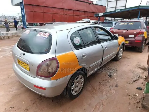 Nissan Almera 2005 Silver · Photo 1