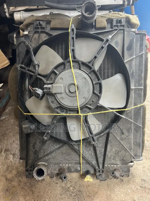 Toyota Passo Complete Radiator Thank With Condenser · Photo 1