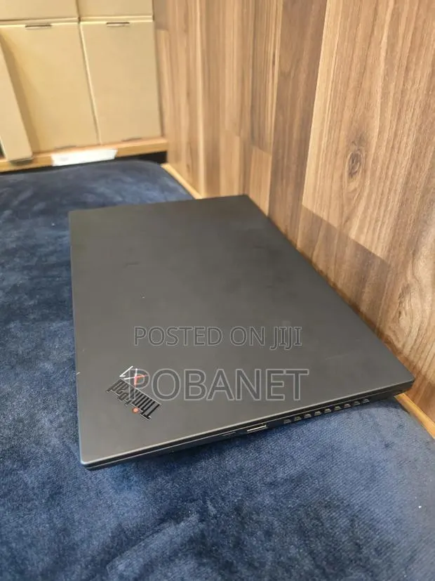 New Laptop Lenovo ThinkPad X1 Carbon 16GB Intel Core i7 SSD 512GB · Photo 1