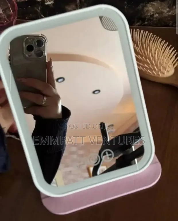 Rechargeable Beautiful Led Light Mirror · Photo 1