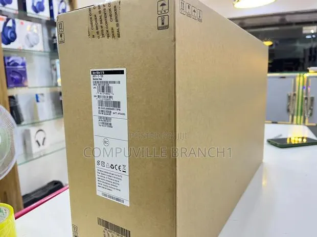 New Laptop Acer Nitro V 16 16GB Intel Core 7 SSD 1T · Photo 1