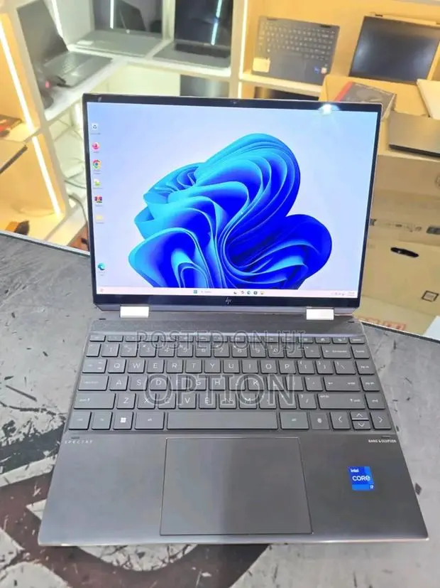 New Laptop HP Envy X360 16GB Intel Core i7 SSD 1T · Photo 1