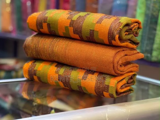 Modern Design With Ombré Kente · Photo 1