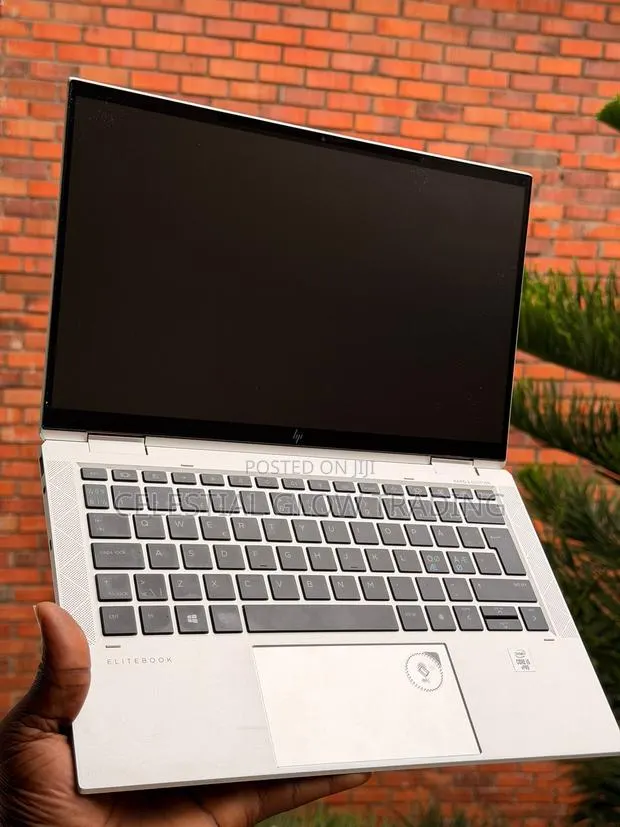 Laptop HP EliteBook 1030 16GB Intel Core i5 SSD 256GB · Photo 1