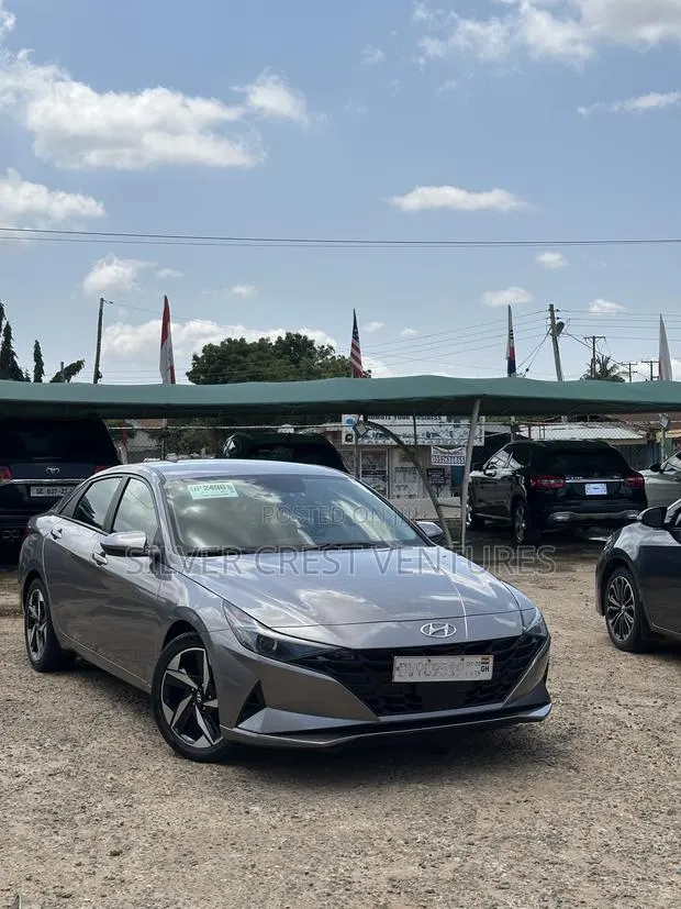 Hyundai Elantra SEL 2023 Gray · Photo 1