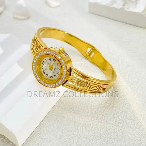 Jeweled Bracelet Dial Watch · Photo 1