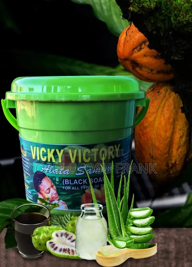 Vicky Victory Black Soap · Photo 1