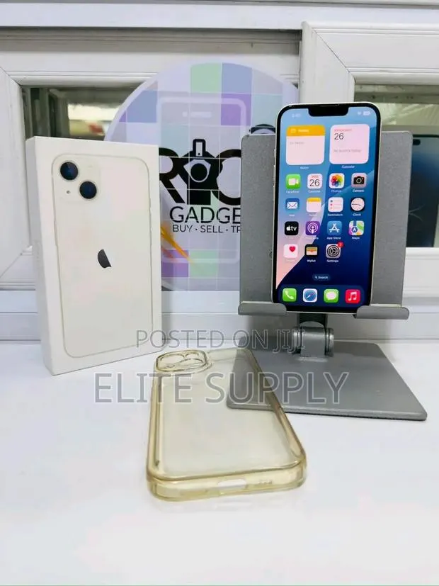 New Apple iPhone 13 512 GB White · Photo 1