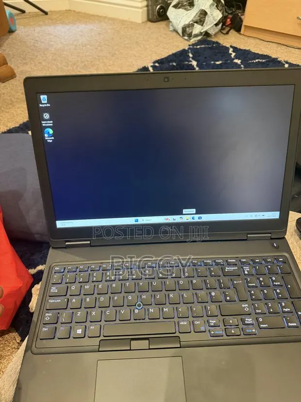 Laptop Dell Latitude 5590 16GB Intel Core i5 HDD 256GB · Photo 1