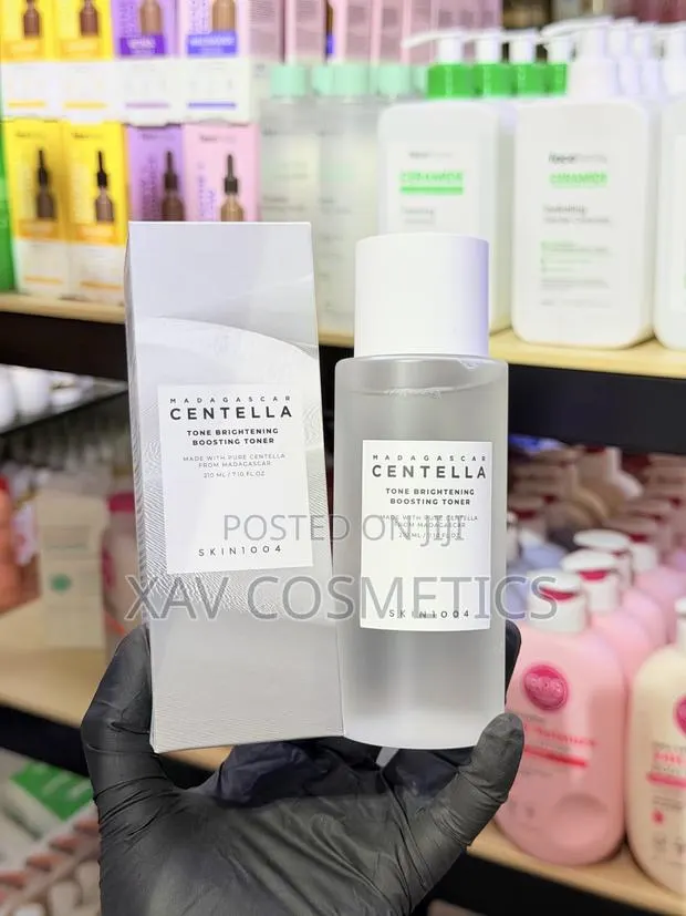 Skin1004 Madagascar Centella Tone Brightening Boosting Toner · Photo 1