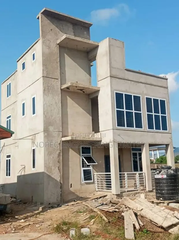 3bdrm House in Nopec Estate, Community 25 for sale · Photo 1