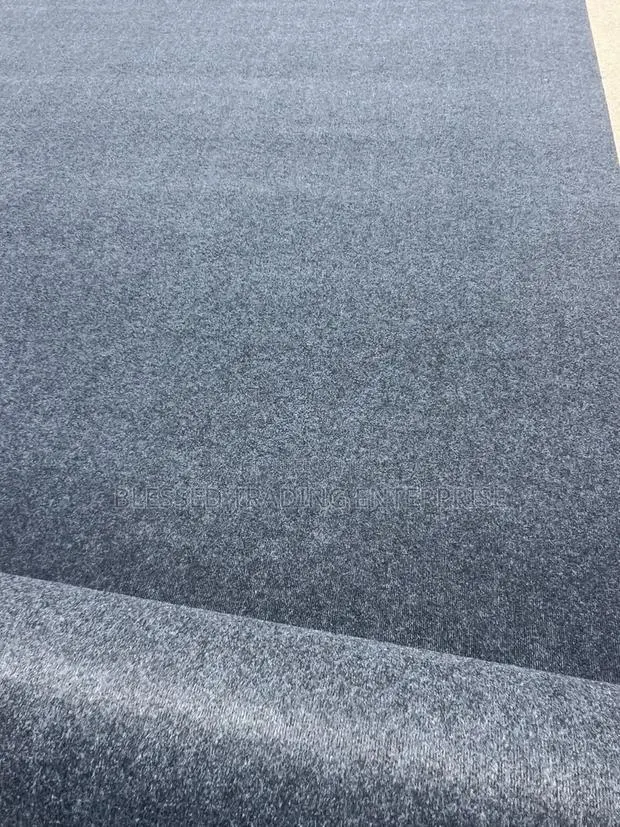 Plains Gray Woolen Carpet · Photo 1