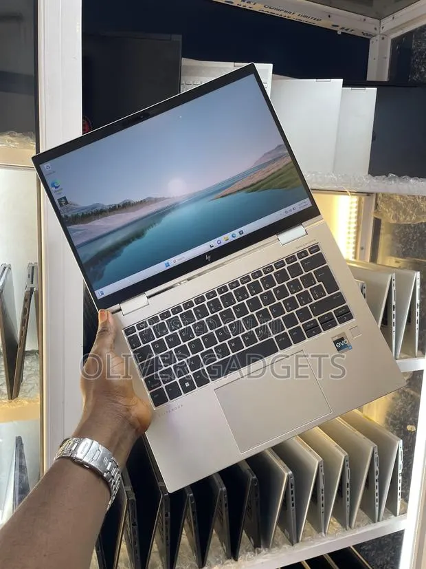 Laptop HP EliteBook x360 1040 G9 16GB Intel Core i7 SSD 512GB · Photo 1