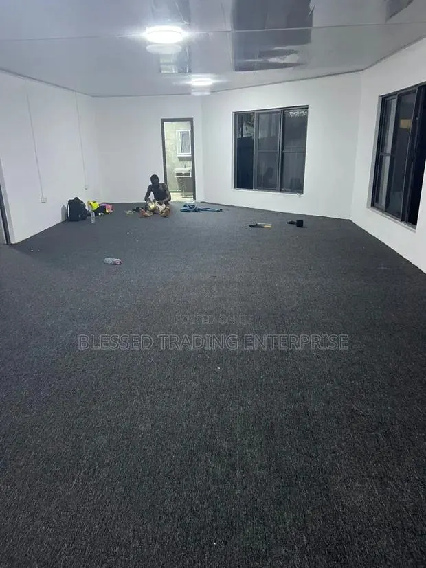 Office Carpet Industrial Dark Gray · Photo 1