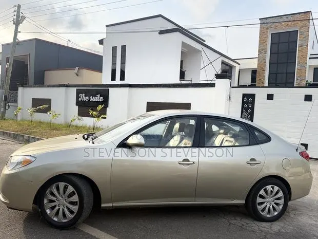 Hyundai Elantra 2.0 GLS 2008 Gold · Photo 1
