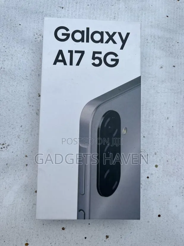 New Samsung Galaxy A17 256 GB Silver · Photo 1