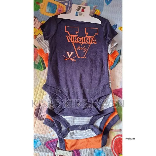 3 Pieces Bodysuits 9 to 12months ( Reduced to Clear) · Photo 1