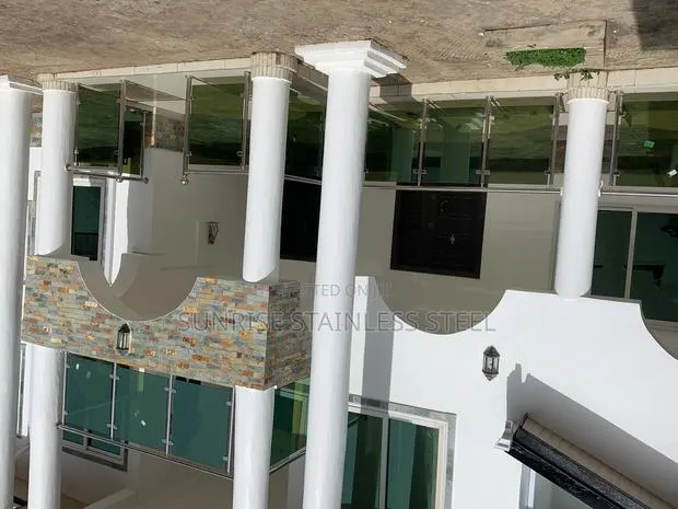 Perfect Glass Balustrade Installation · Photo 1