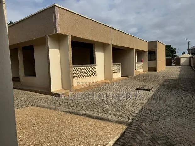 6bdrm House in Madev Realty, Achimota for rent · Photo 1