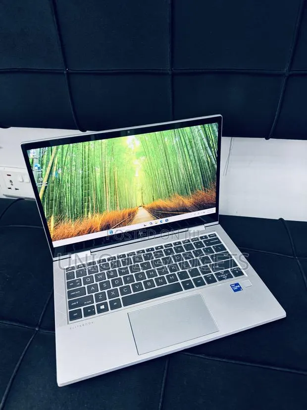 Laptop HP EliteBook 830 G8 16GB Intel Core i5 SSD 256GB · Photo 1