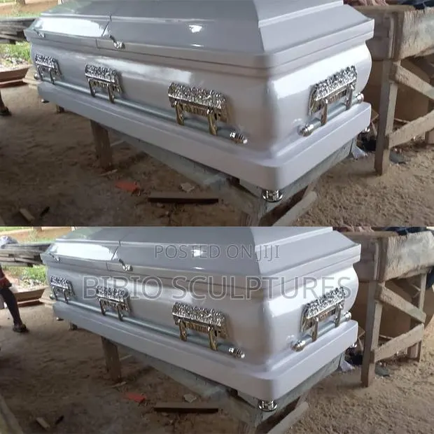Ivory White Eternity Casket · Photo 1