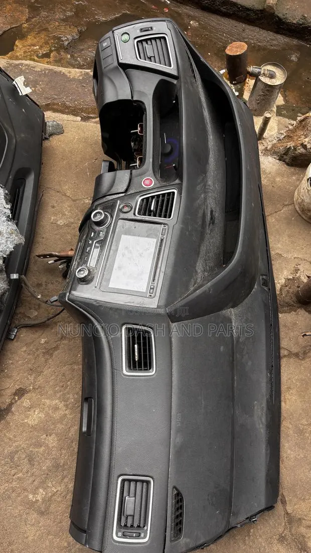 Honda Civic 2012 2014 Dash Board and Meterboard · Photo 1