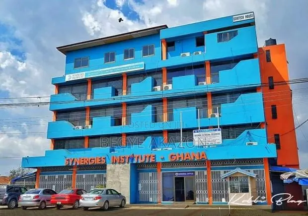 Commercial Building for Sale at Lapaz-Akweteyman · Photo 1