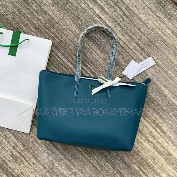 Lacoste Tote Bag · Photo 1