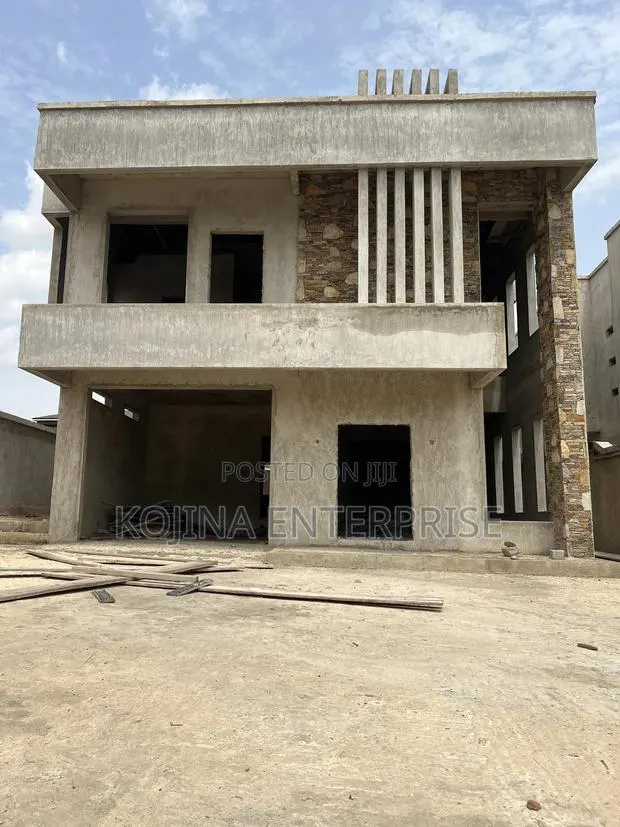 4bdrm Townhouse/Terrace in Good Link Estate, Kumasi Metropolitan · Photo 1