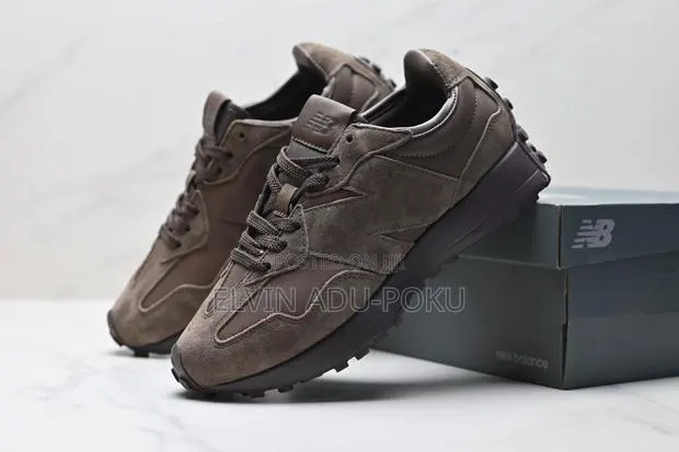 New Balance 327 “ Mushroom Brown “ Sneaker · Photo 1