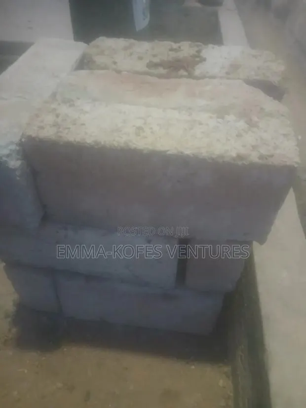 Solid 6 Inches Concrete Blocks for Sale - 6 GHS Only - Dansoman · Photo 1