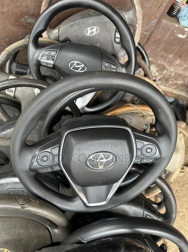 Toyota Camry 2018, 2019, 2020 Steering Airbag · Photo 1