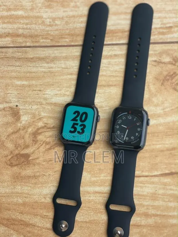 Apple Watch Series 5 · Photo 1
