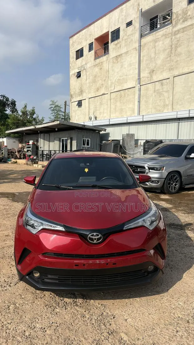 Toyota C-HR LE FWD 2020 Red · Photo 1