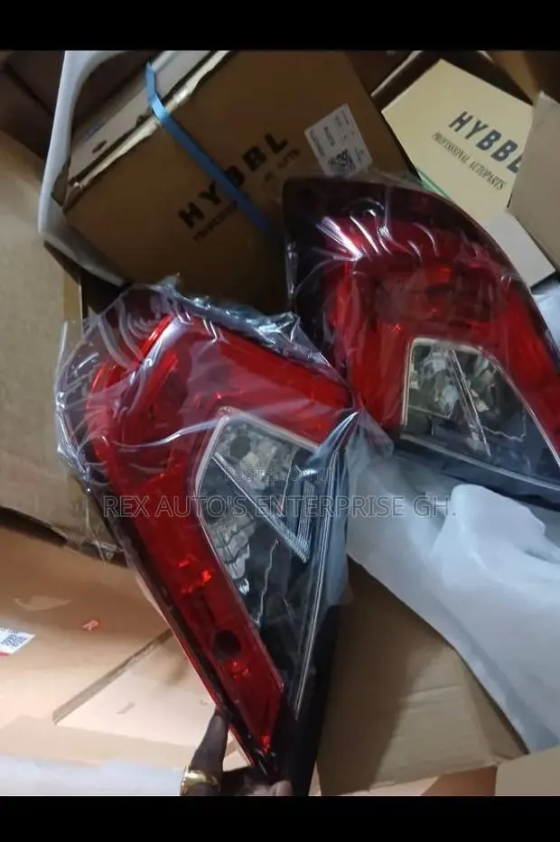 Honda Civic 2016,2017,2018 / Taillight · Photo 1