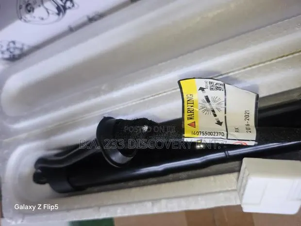 Lexus Rx350 2016/2018/2021 Electronic Boot Shocks · Photo 1
