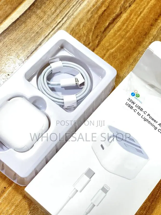 Apple 3 Pins Adapter · Photo 1