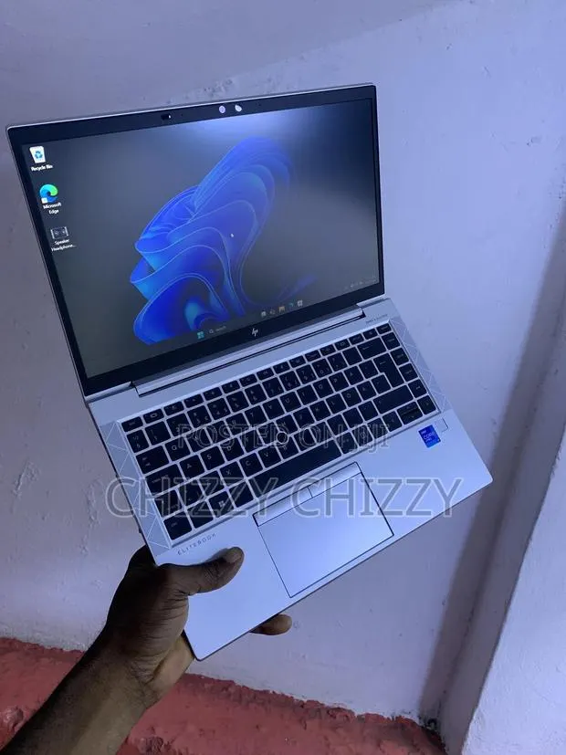 Laptop HP EliteBook 830 G8 8GB Intel Core i5 SSD 256GB · Photo 1