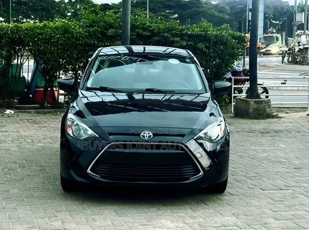 Toyota Yaris iA 1.5 FWD 2016 Black · Photo 1